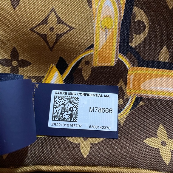 Louis Vuitton Monogram Square - Picture 3 of 5